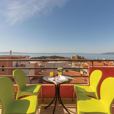 Lovely Apartment In Makarska With Kitchenette Εξωτερικό φωτογραφία