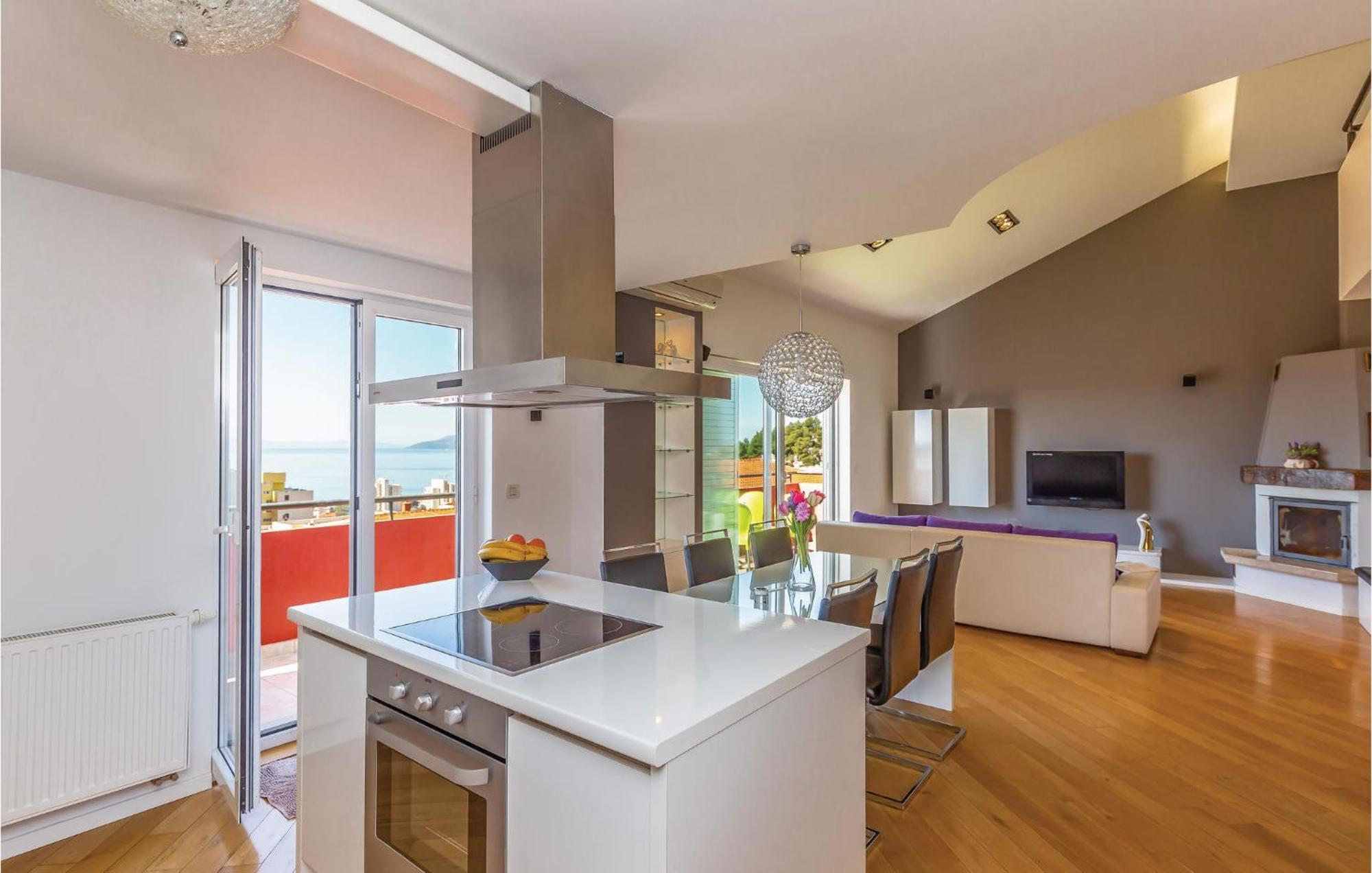 Lovely Apartment In Makarska With Kitchenette Εξωτερικό φωτογραφία