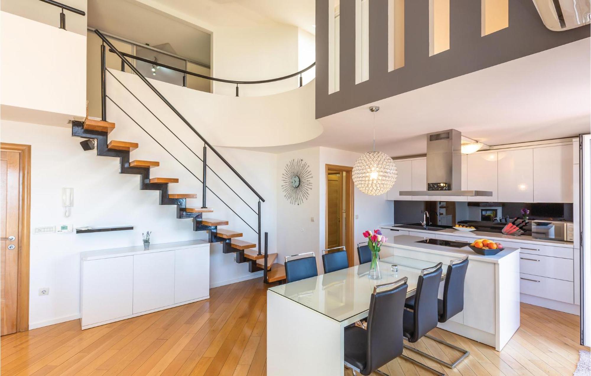 Lovely Apartment In Makarska With Kitchenette Εξωτερικό φωτογραφία