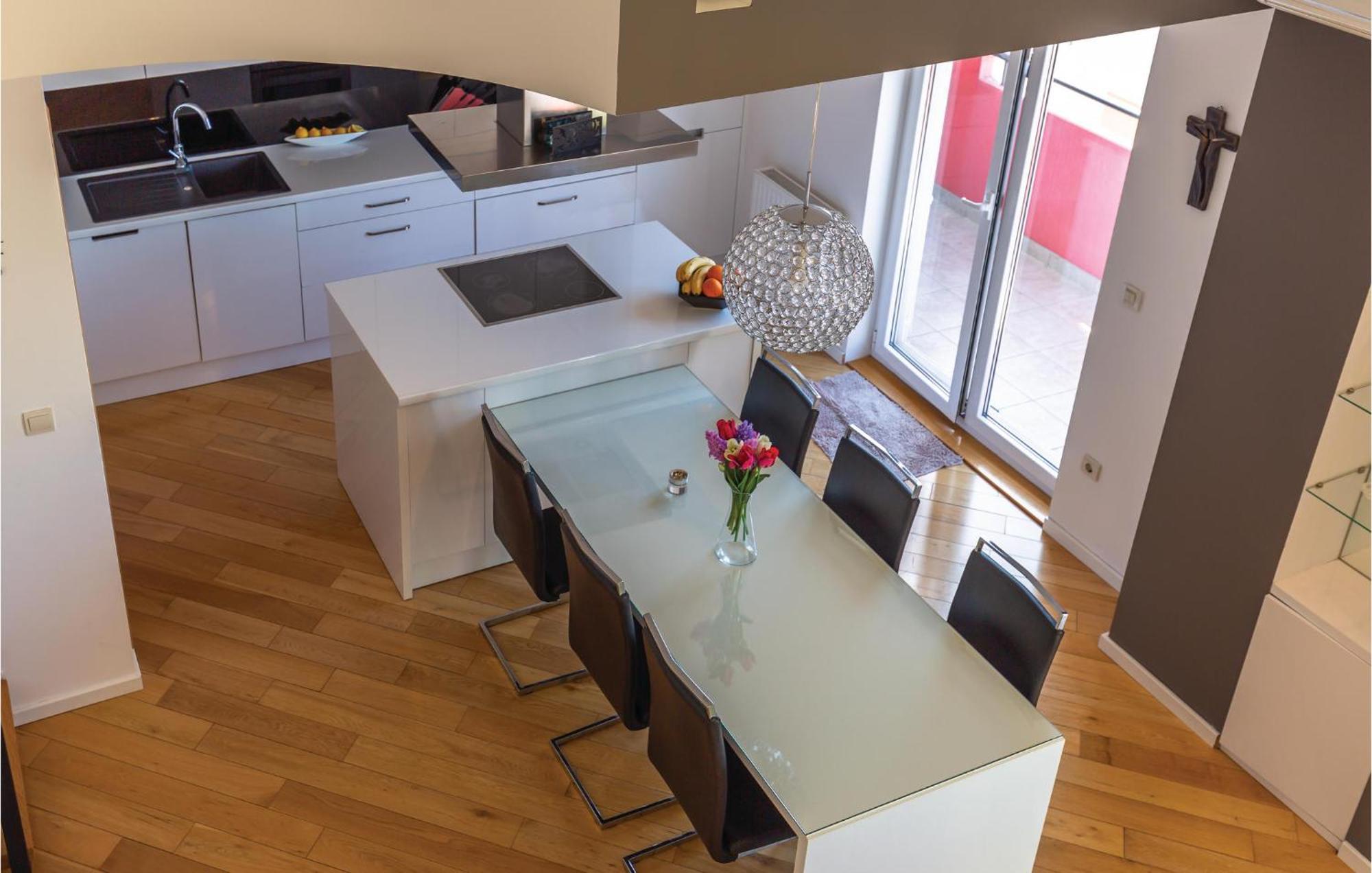 Lovely Apartment In Makarska With Kitchenette Εξωτερικό φωτογραφία