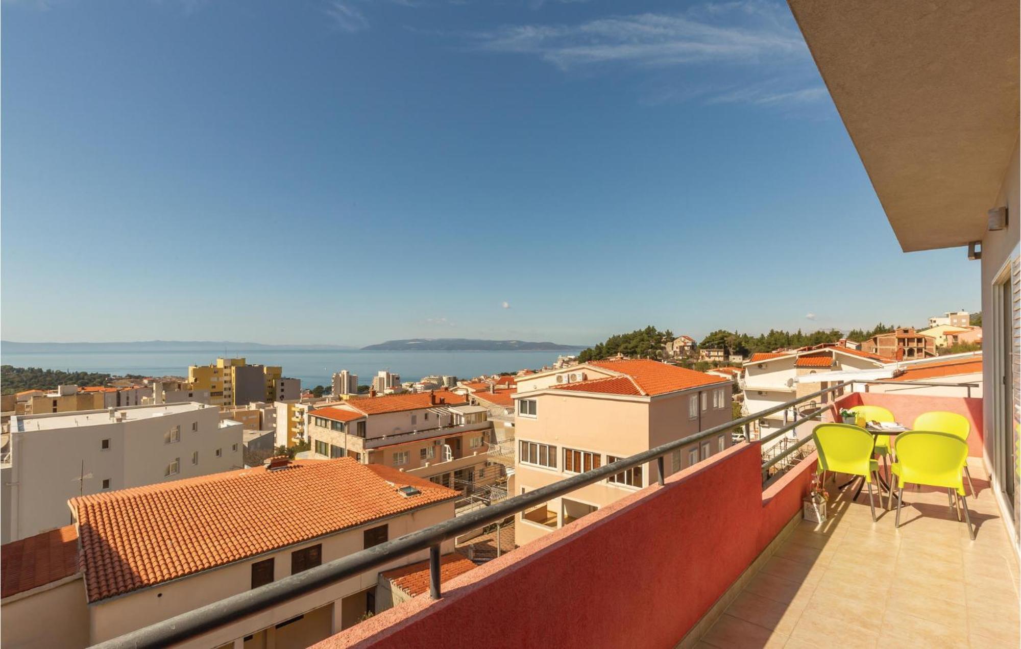 Lovely Apartment In Makarska With Kitchenette Εξωτερικό φωτογραφία
