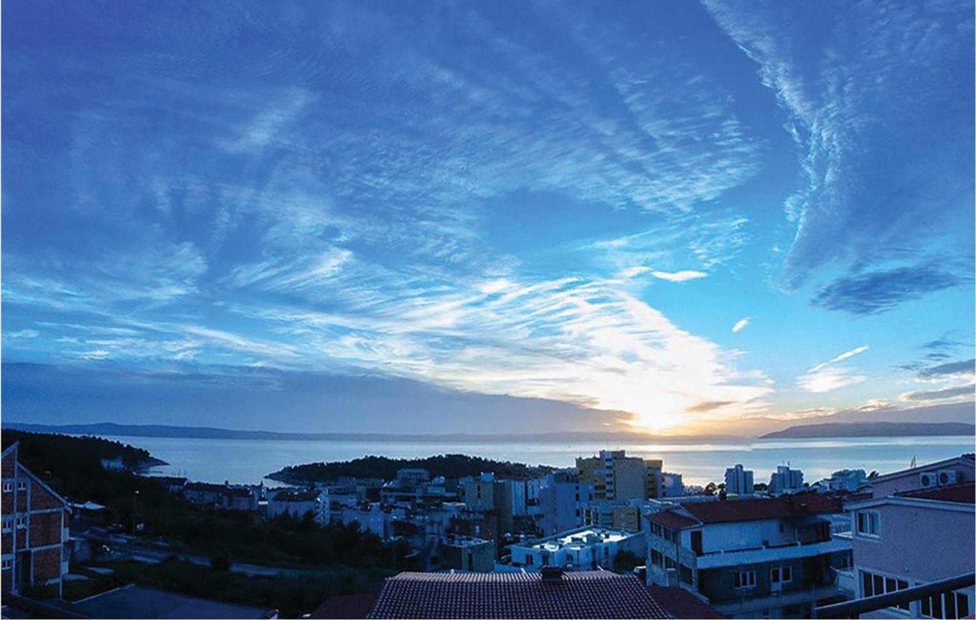 Lovely Apartment In Makarska With Kitchenette Εξωτερικό φωτογραφία